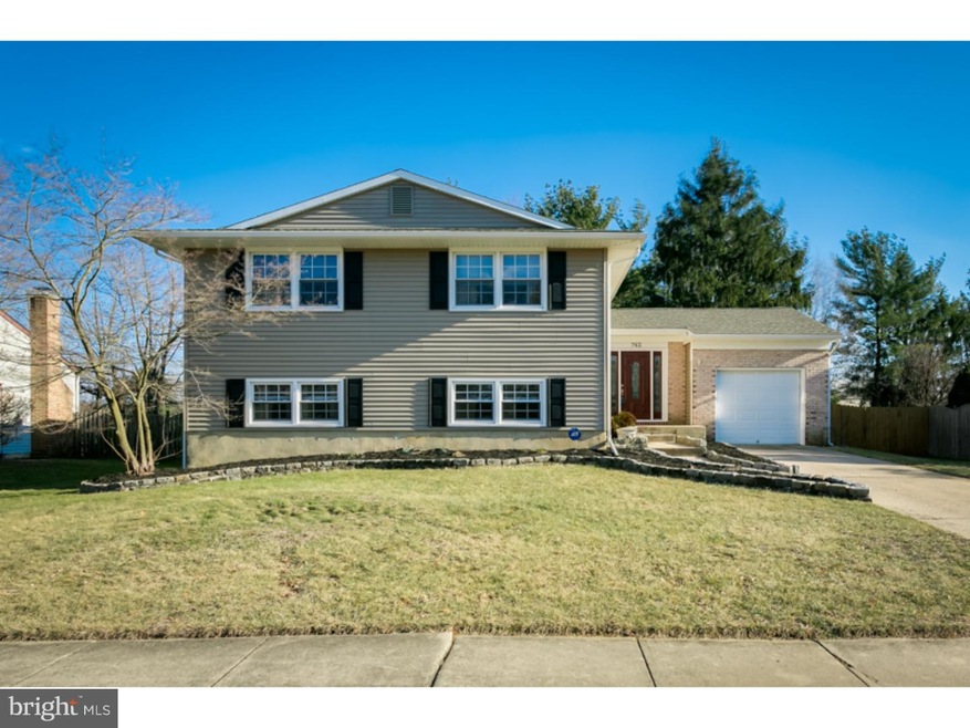 742 Amsterdam Rd, Mount Laurel, NJ 08054 - photo 1