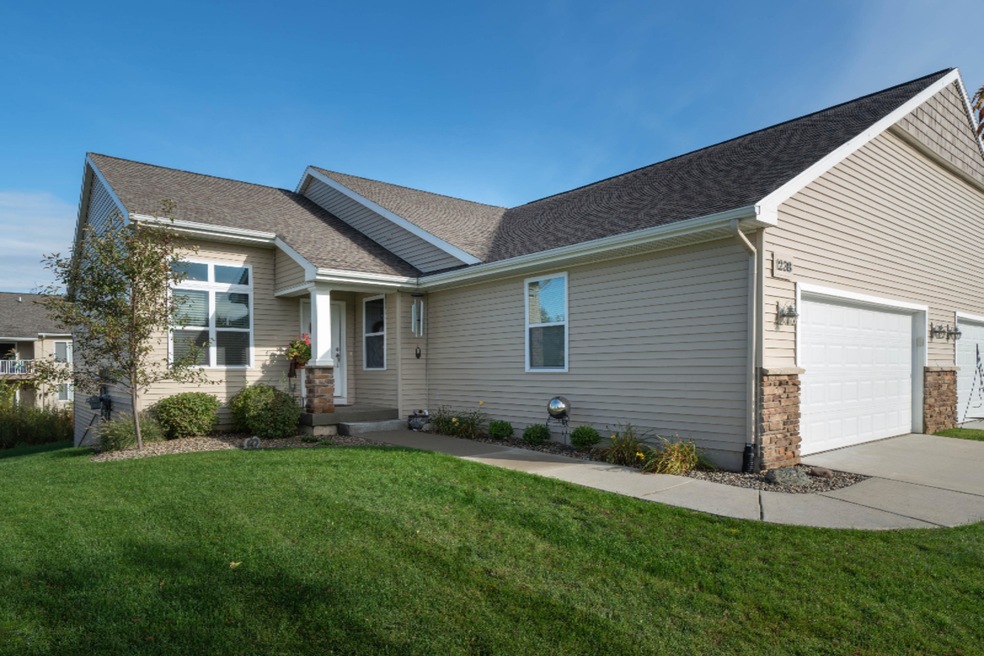 1238_S_Village_Circle_01