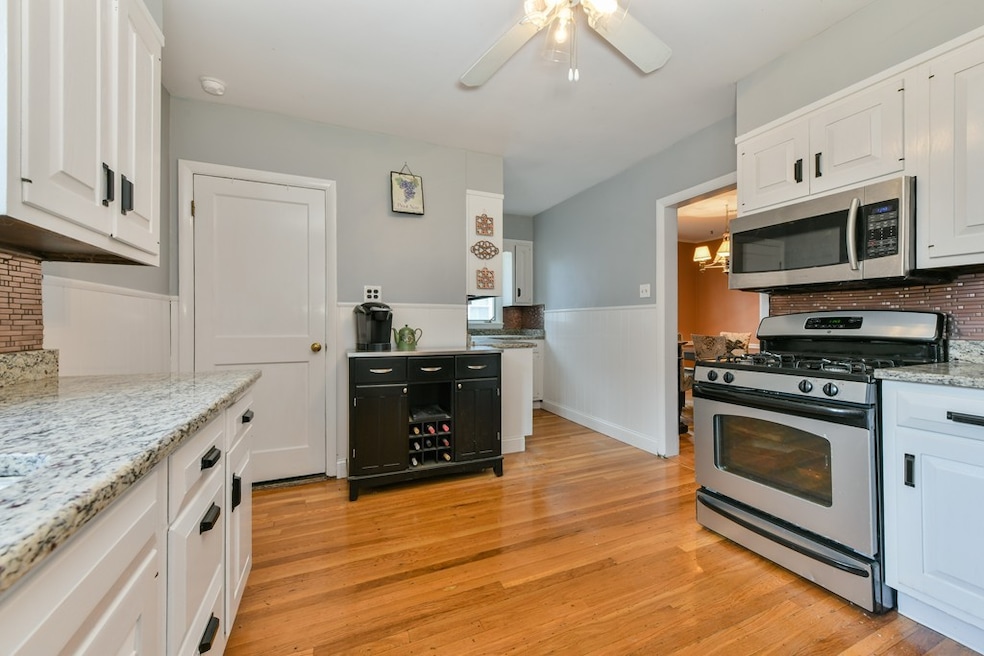 110 Dyer Ave unit 2, Milton, MA 02186 - photo 1