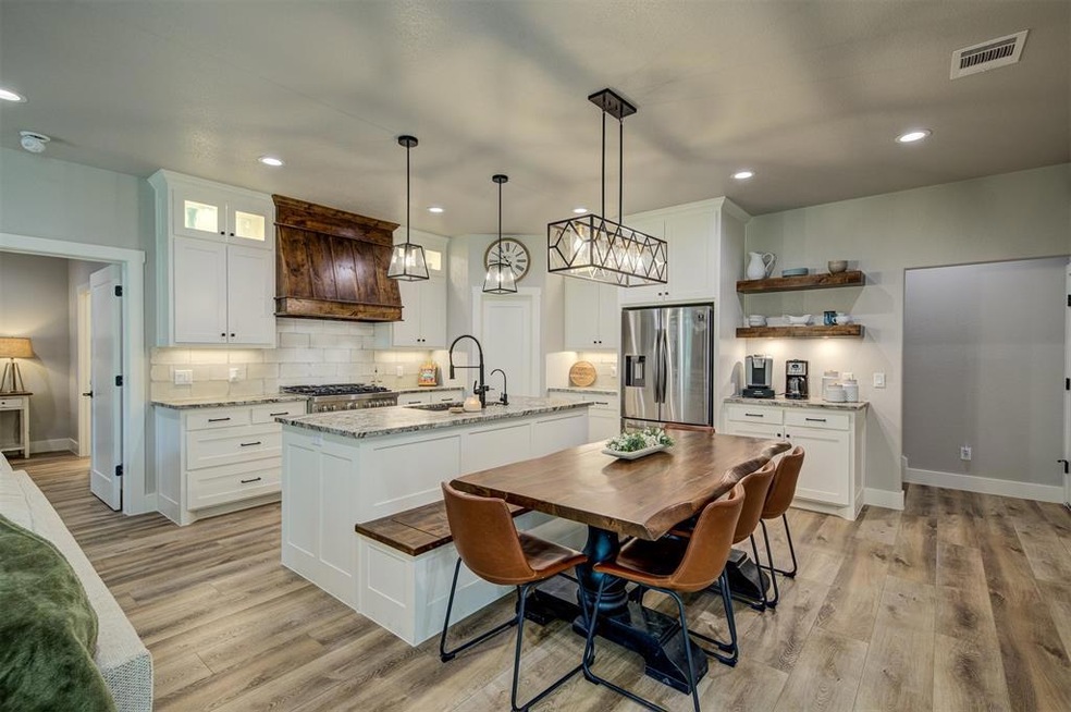 919 Old Decatur Rd, Decatur, TX 76234 - photo 1