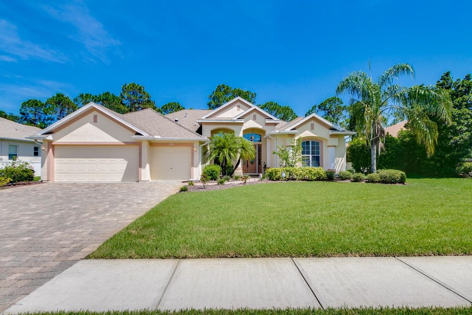 4 Bedroom 3.5 Bath Pool Home