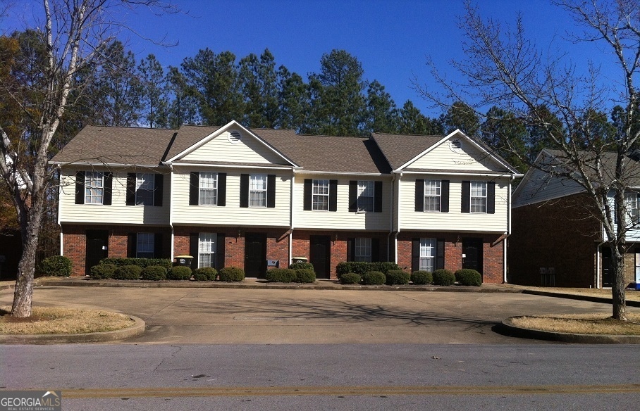 For Rent $995/month • Co-Listing Agent