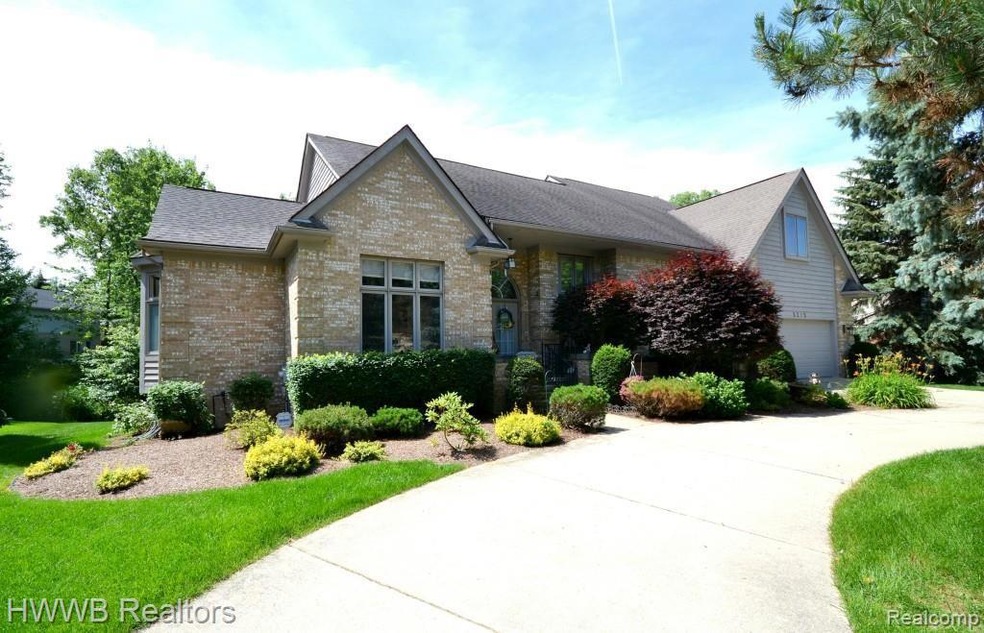 5275 Pond Bluff Drive