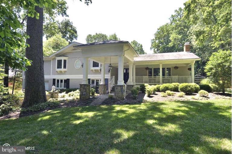 8536 Horseshoe Ln, Potomac, MD 20854 - photo 1