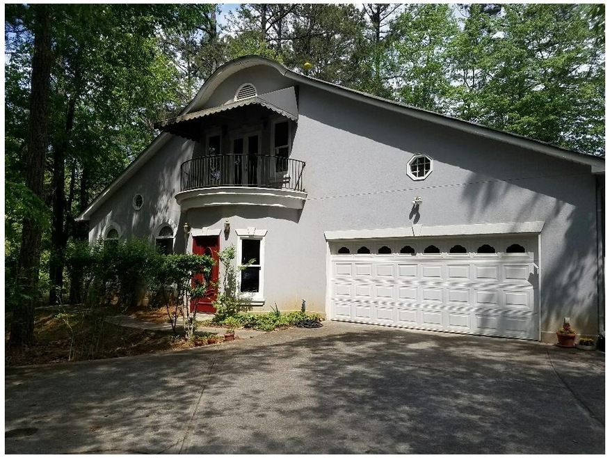 Front view of the house.
