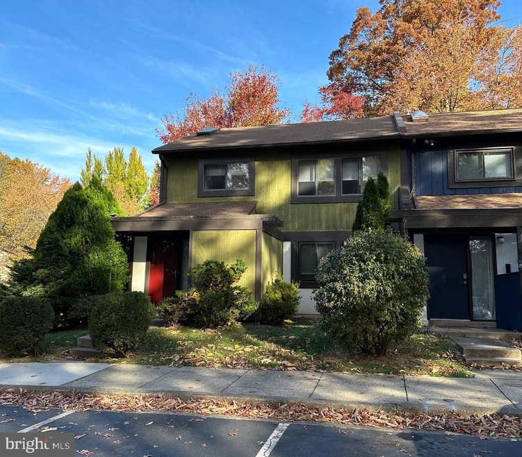 2201 Wheelwright Ct, Reston, VA 20191 - photo 1