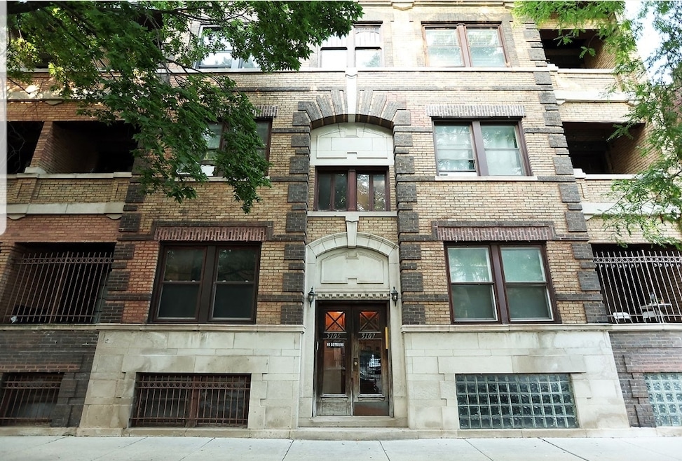 5107 S Ingleside Ave unit 3, Chicago, IL 60615 - photo 1