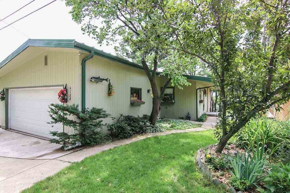 6128 Overlook Dr, Mc Farland, WI 53558 - photo 1