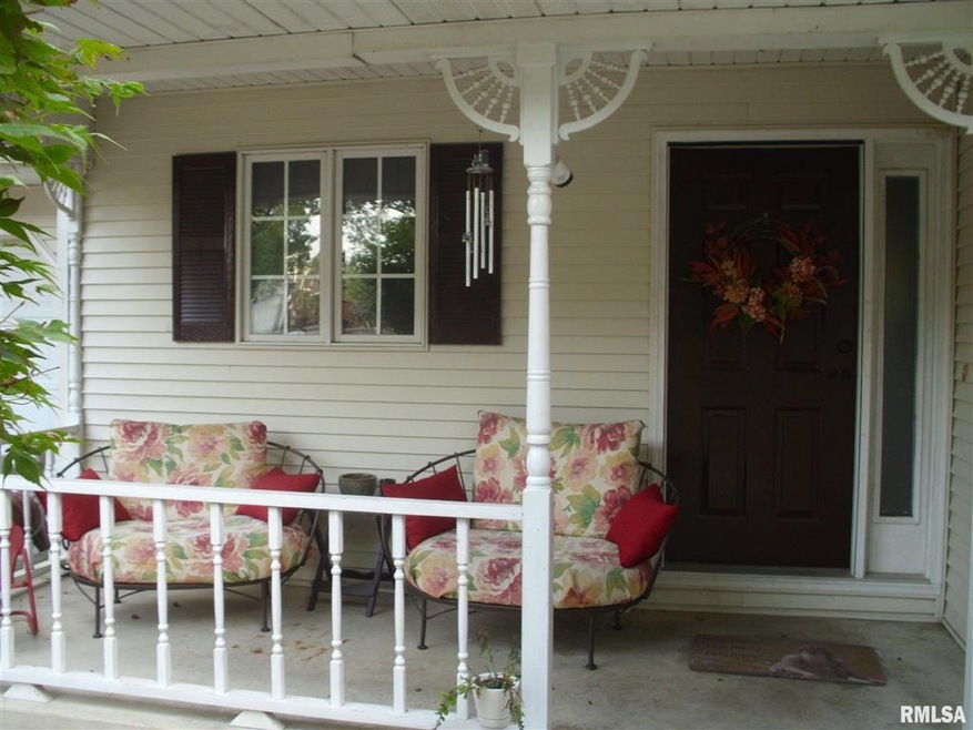 140 S East St, Virginia, IL 62691 - photo 1