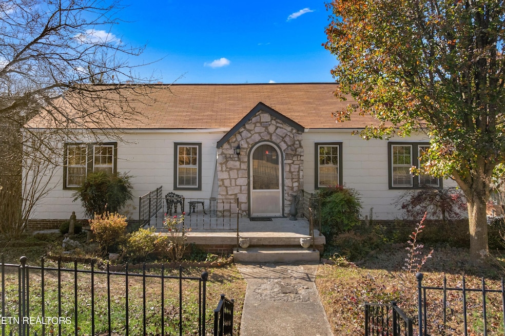 For Sale $389,900 • Co-Listing Agent