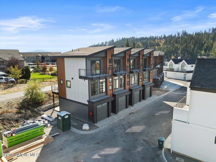 05-Aerial front of home
