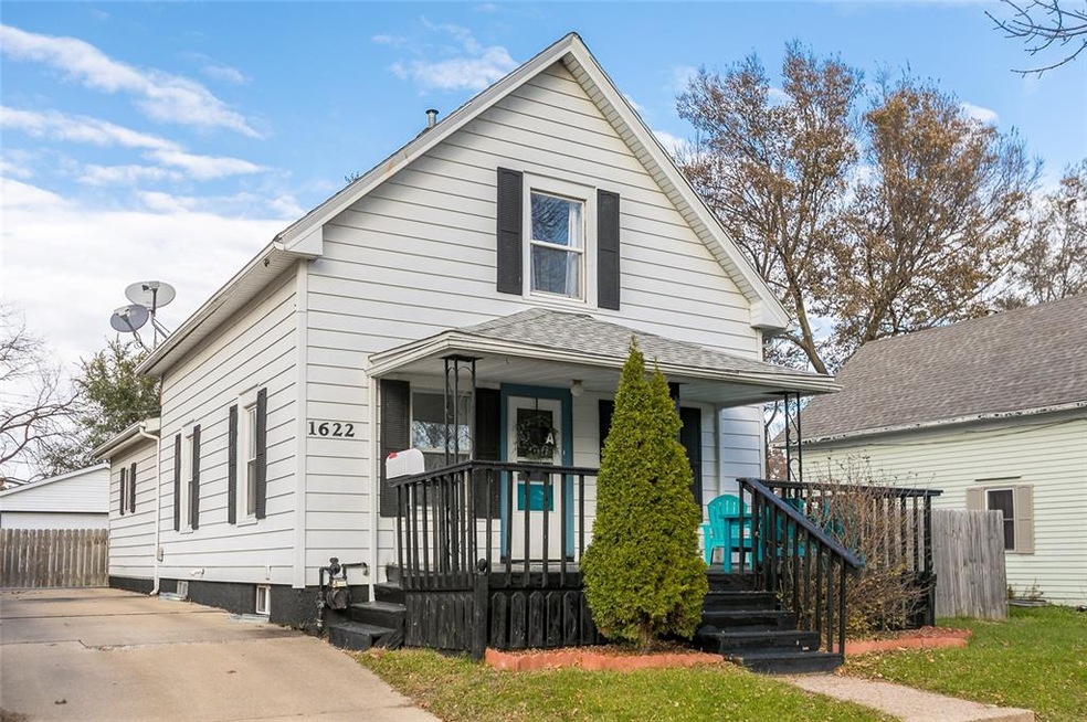 1622 13th Ave SE, Cedar Rapids, IA 52401 - photo 1