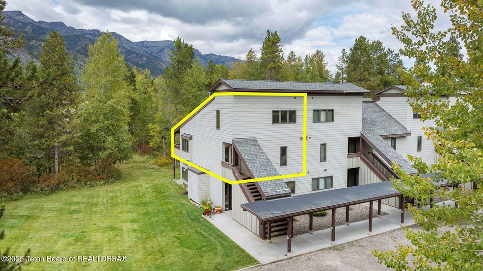 4450 Berry Dr unit 39-2-1, Wilson, WY 83014 - photo 1