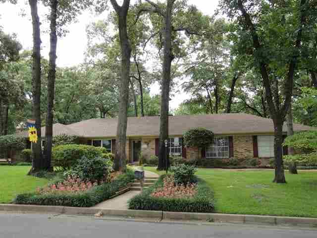 1623 Kensington Dr, Tyler, TX 75703 - photo 1