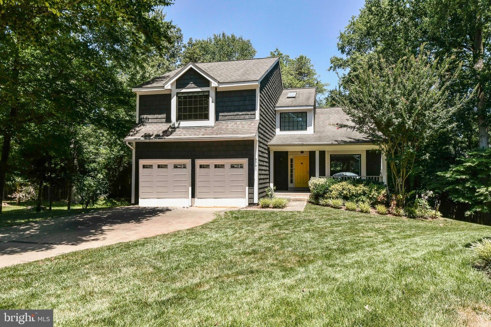 9701 Walthorne Ct, Burke, VA 22015 - photo 1