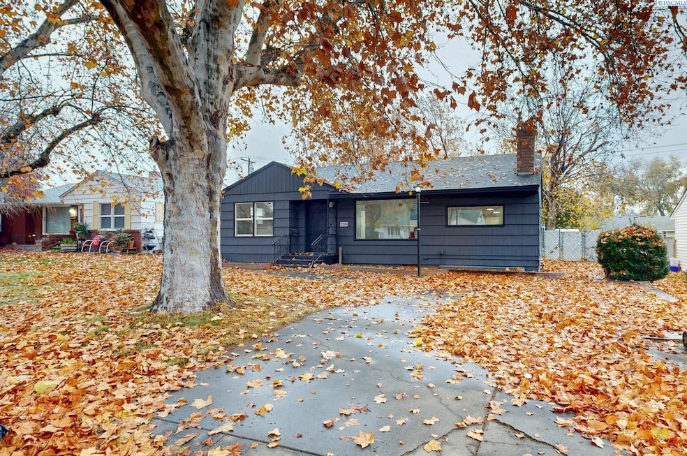 2206 W 1st Ave, Kennewick, WA 99336 - photo 1