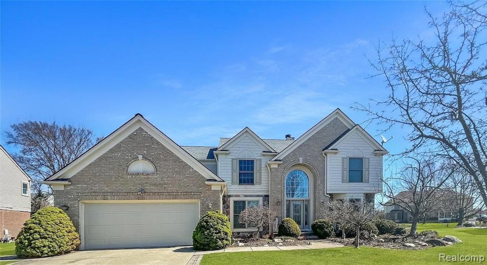 1949 Midchester Dr, West Bloomfield, MI 48324 - photo 1