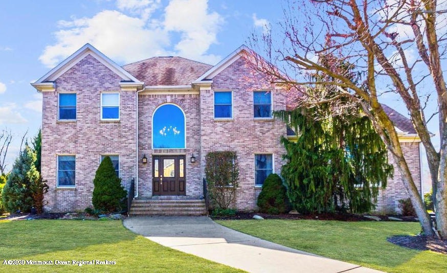 4 Yorke Ln
