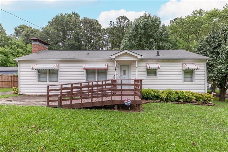 Front View, 2 Bedroom, 1 Bathroom