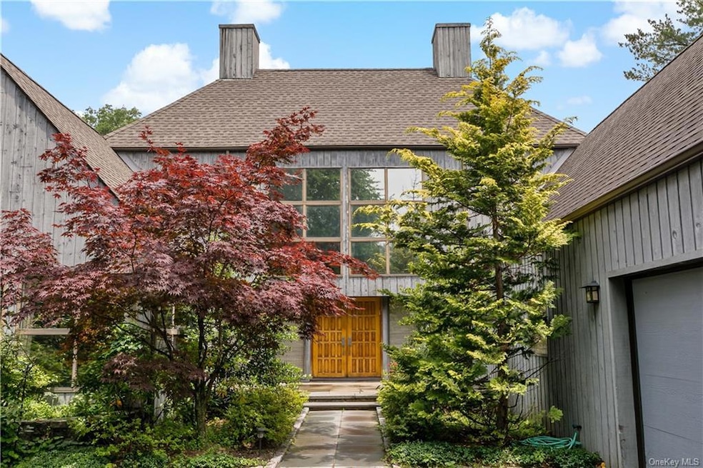 25 Harrows Ln, Purchase, NY 10577