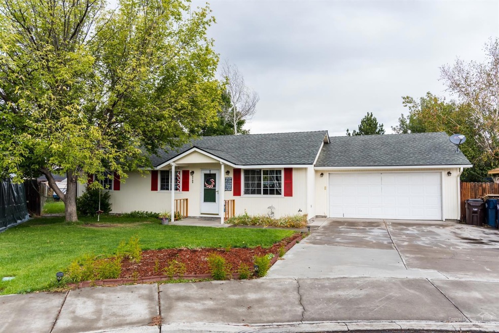 3163 SW Reindeer Ct, Redmond, OR 97756 - photo 1