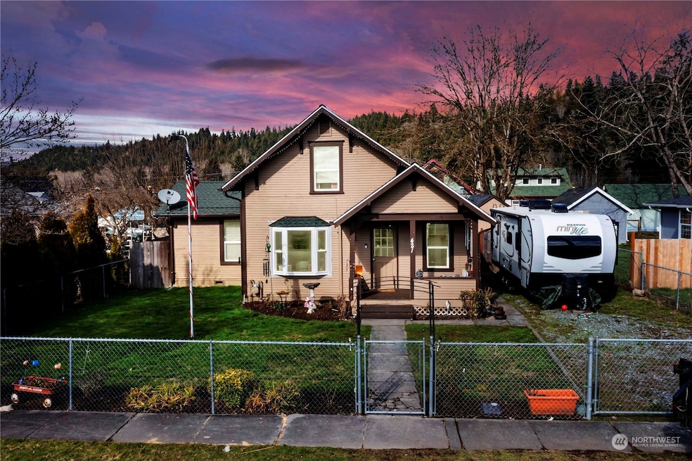 421 Hardefeldt St SE, Orting, WA 98360 - photo 1