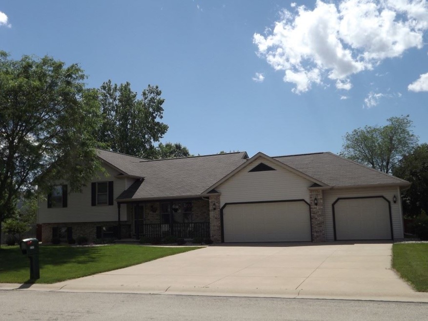 Welcome to 3143 N. Spruce Street!