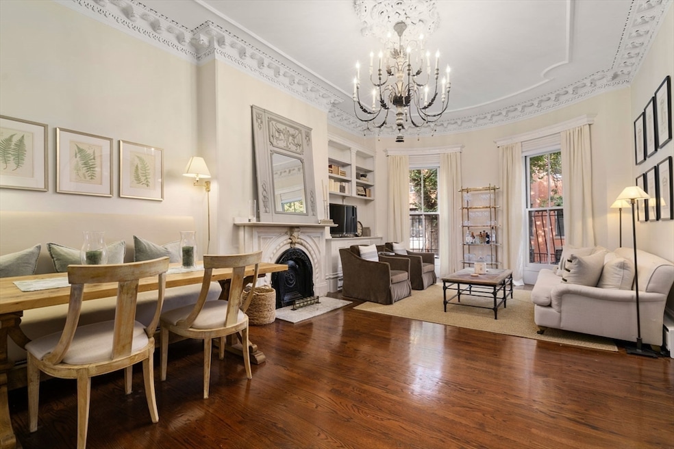 Sold $1,095,000 • Co-Listing Agent