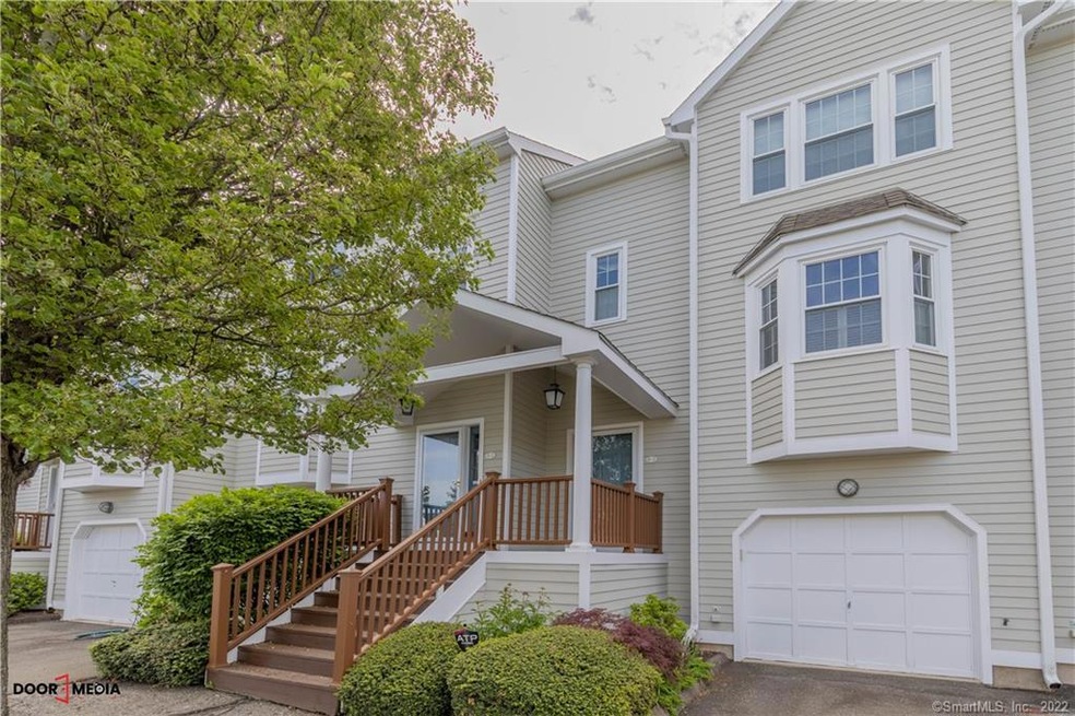 8 Saint Andrews Cir unit 8-3, Wallingford, CT 06492 - photo 1