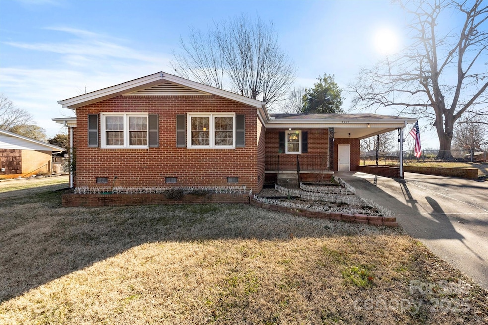 3017 Poplar Cir, Shelby, NC 28152 - photo 1