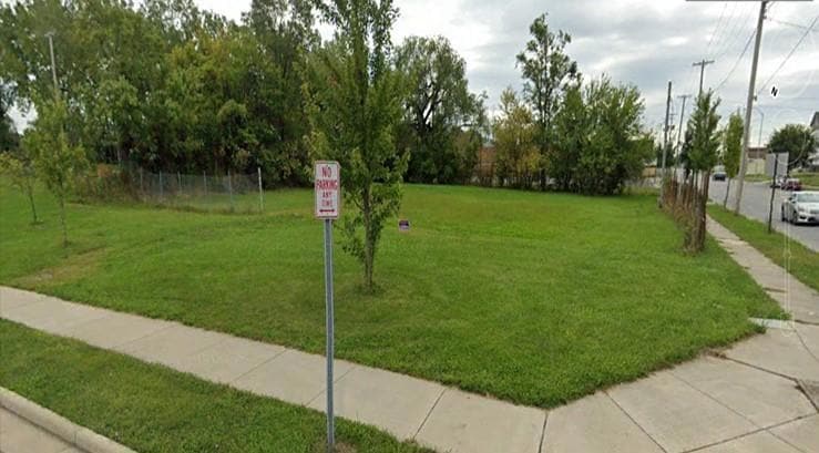 901 S. Main side view