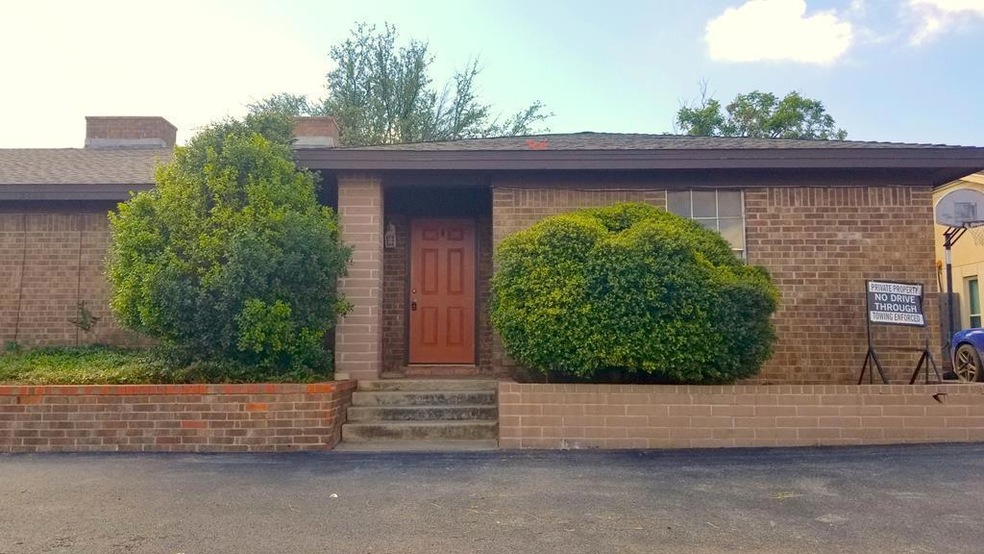 2509 Haynes Dr unit B, Midland, TX 79705 - photo 1