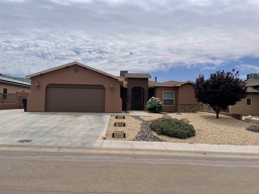 1066 La Bajada Dr, Alamogordo, NM 88310 - photo 1