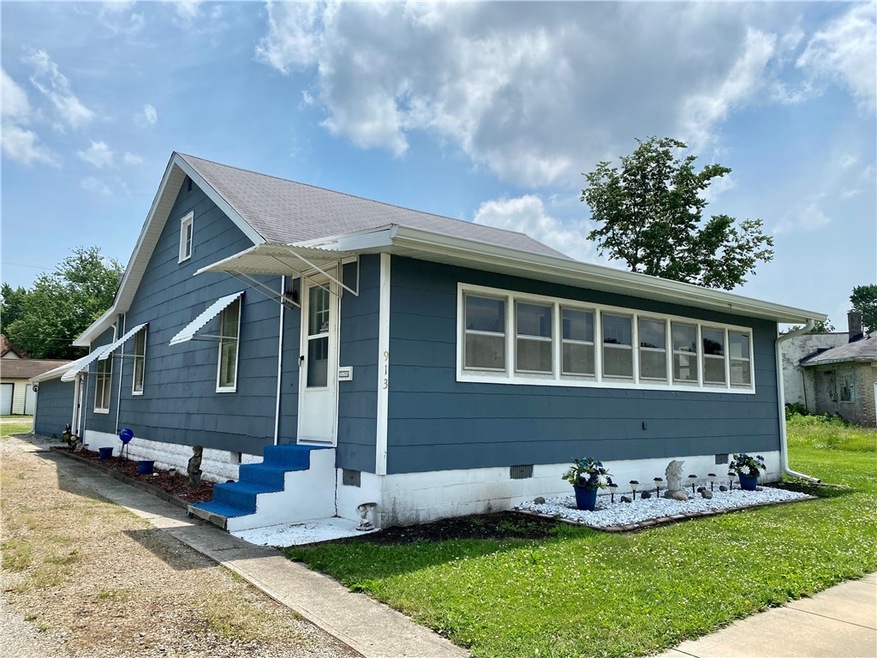 913 Dewitt Ave, Mattoon, IL 61938 - photo 1