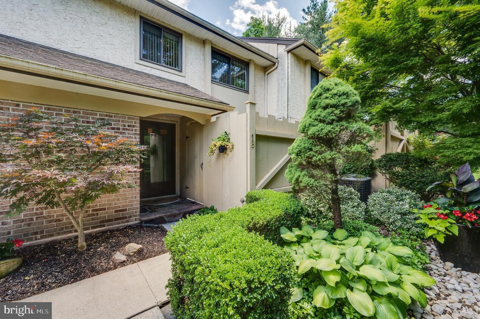 18 Pine Woods Ct unit 18, Reading, PA 19607 - photo 1