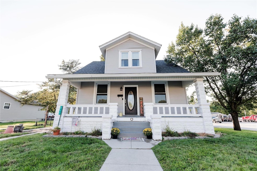 211 N Walnut St, Freeburg, IL 62243 - photo 1