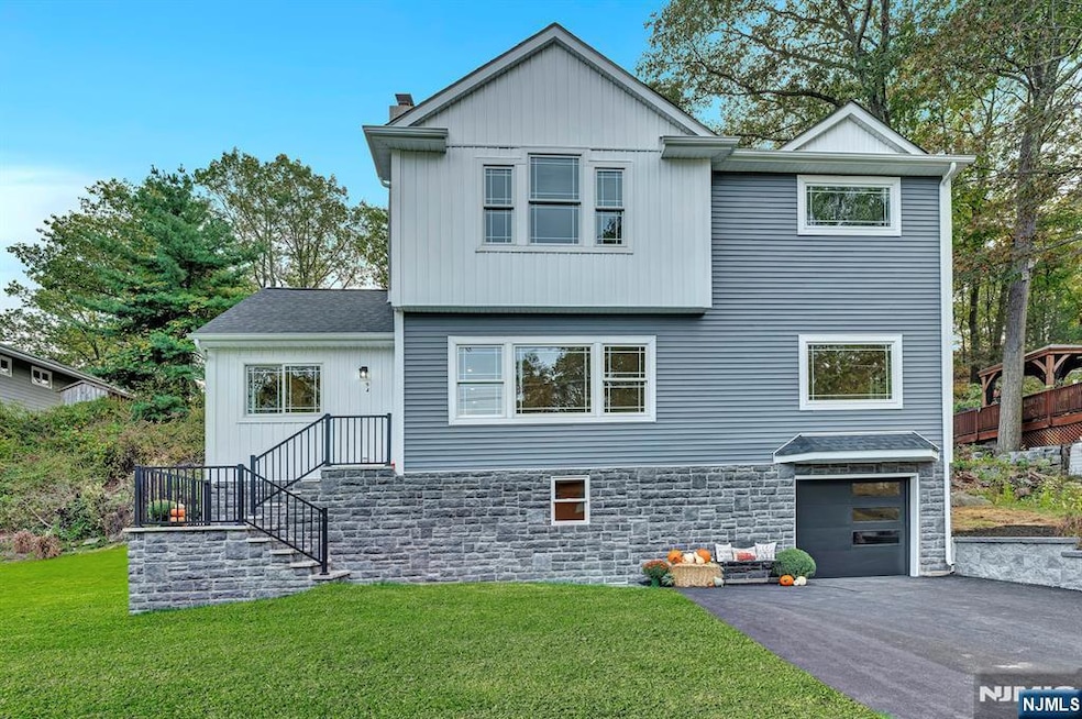 94 Up High Crest Rd, West Milford Twp., NJ 07480 - photo 1