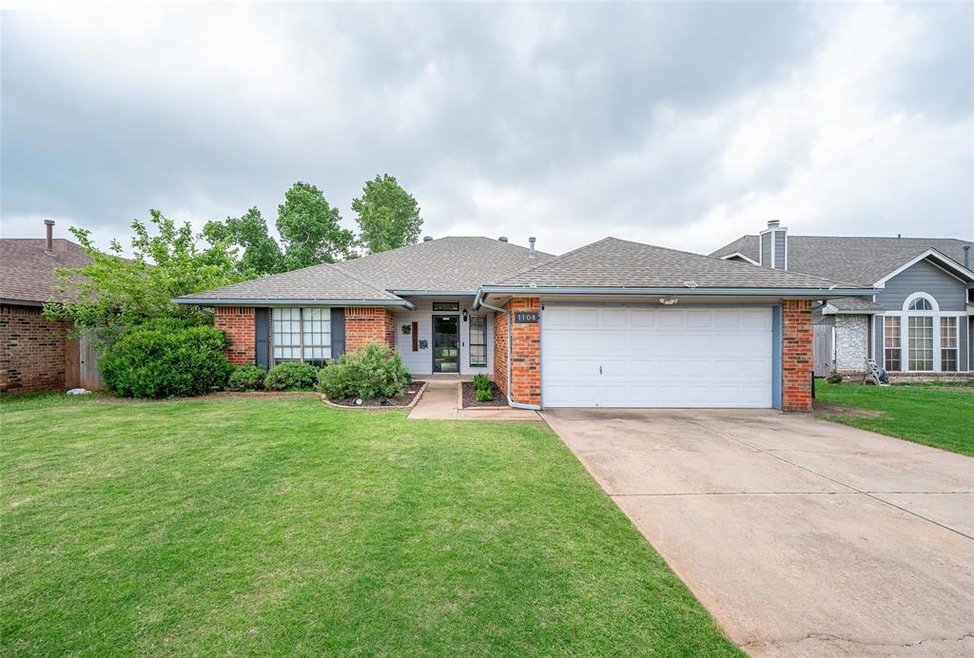 1108 NE 25th St, Moore, OK 73160 - photo 1