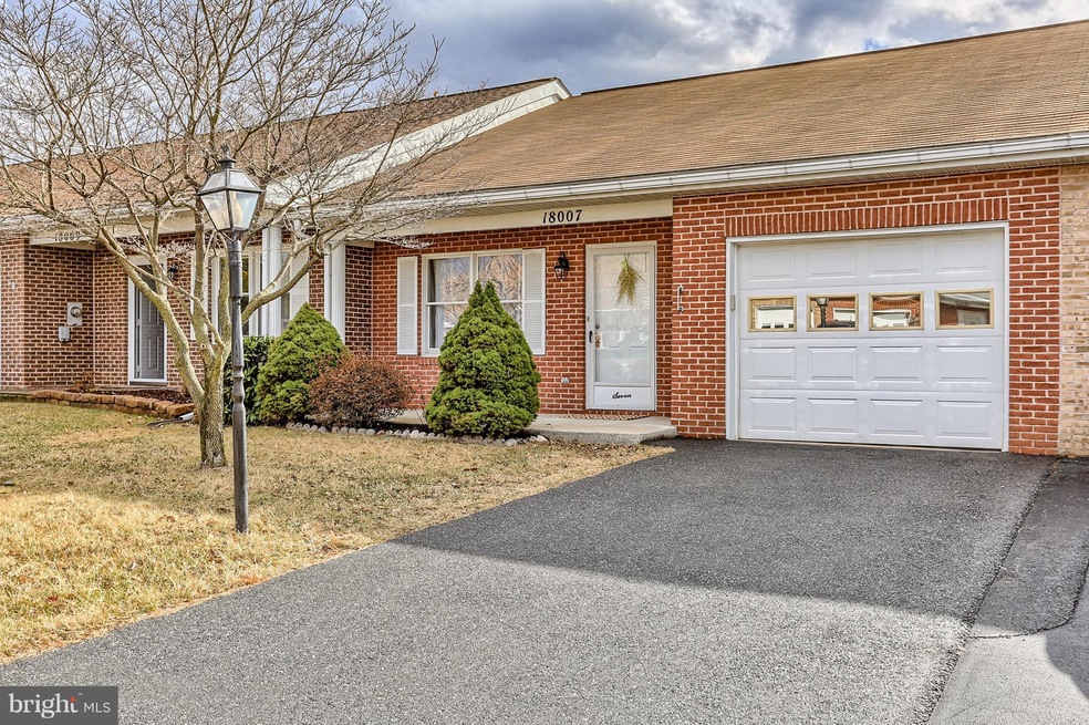 18007 Par Three Dr, Hagerstown, MD 21740 - photo 1