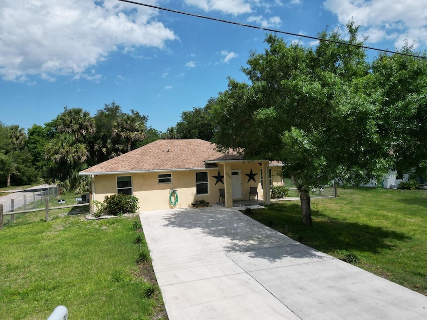 1110 SW 13th Ave, Okeechobee, FL 34974 - photo 1