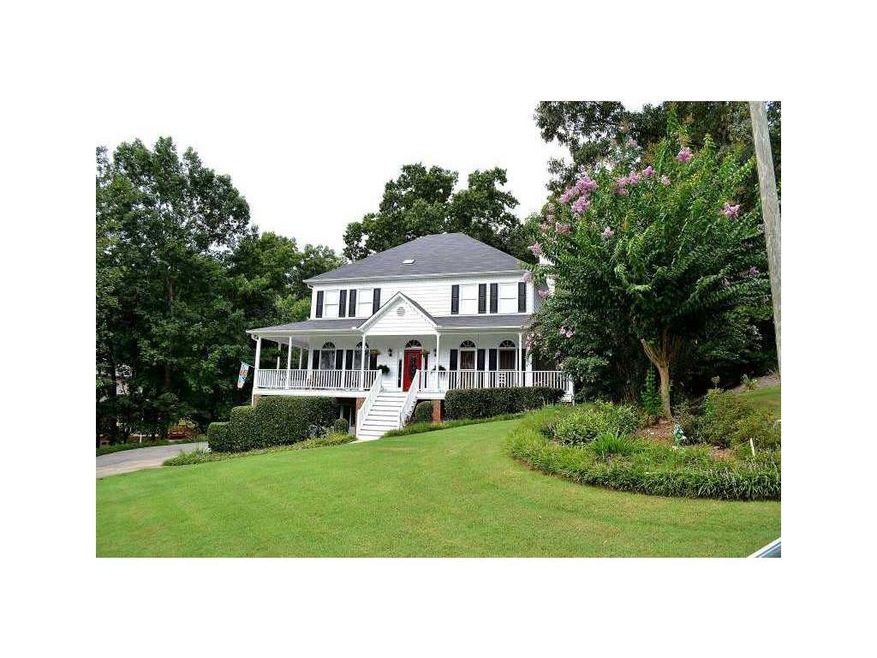 Exterior Front. Stately 4 bedroom, 2.5 bath southe