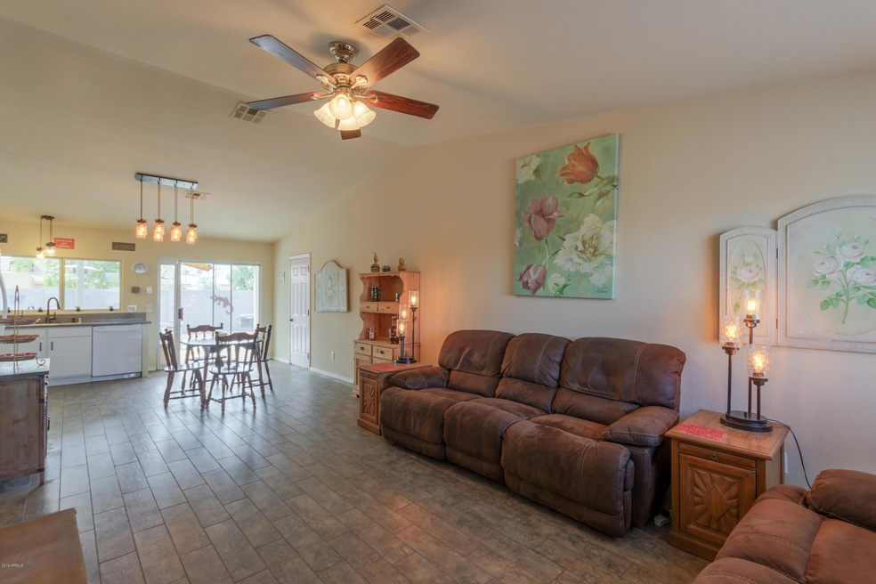 Living Room (1)-FULL