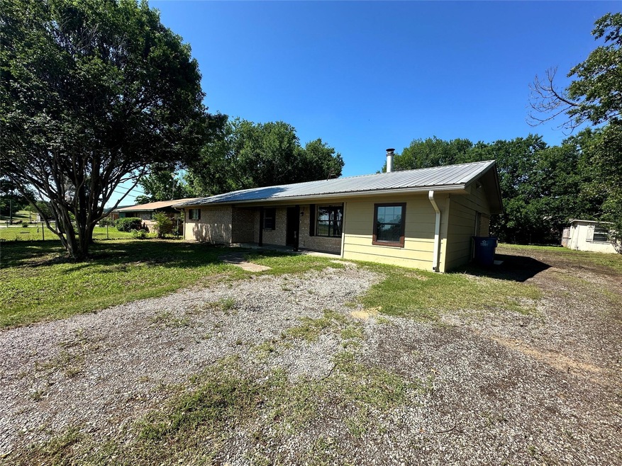 112 Buchanan Blvd, Corsicana, TX 75110 - photo 1