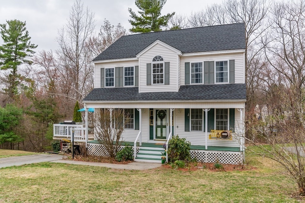 212 Acropolis Rd, Lowell, MA 01854 - photo 1