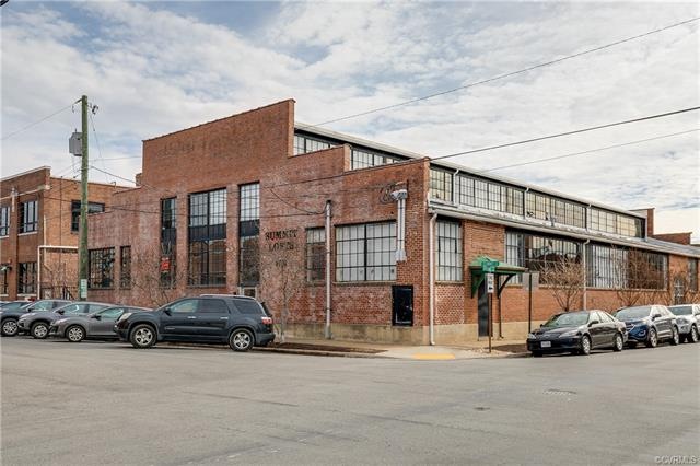 Outstanding opportunity to live in trendy Scott's 