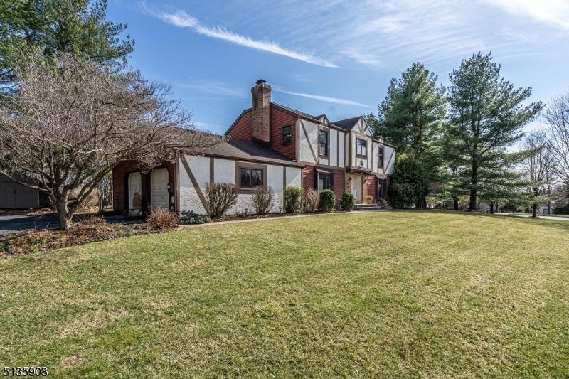 4 Sutphin Rd, Flemington, NJ 08822 - photo 1