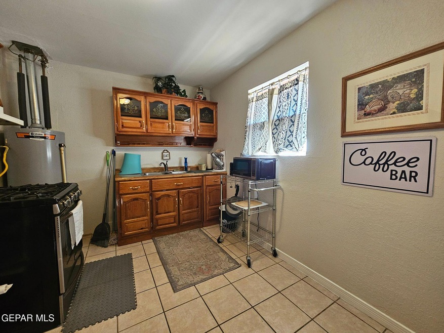 3910 Lincoln Ave unit 4, El Paso, TX 79930 - photo 1