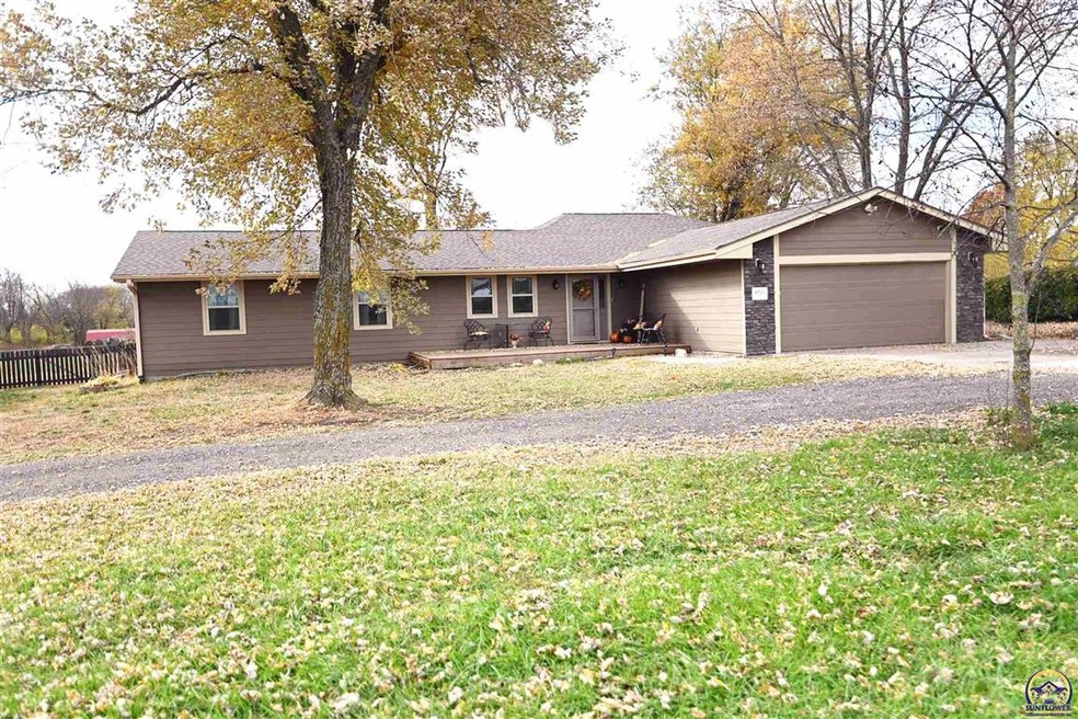 6141 SW 53rd St, Topeka, KS 66610 - photo 1