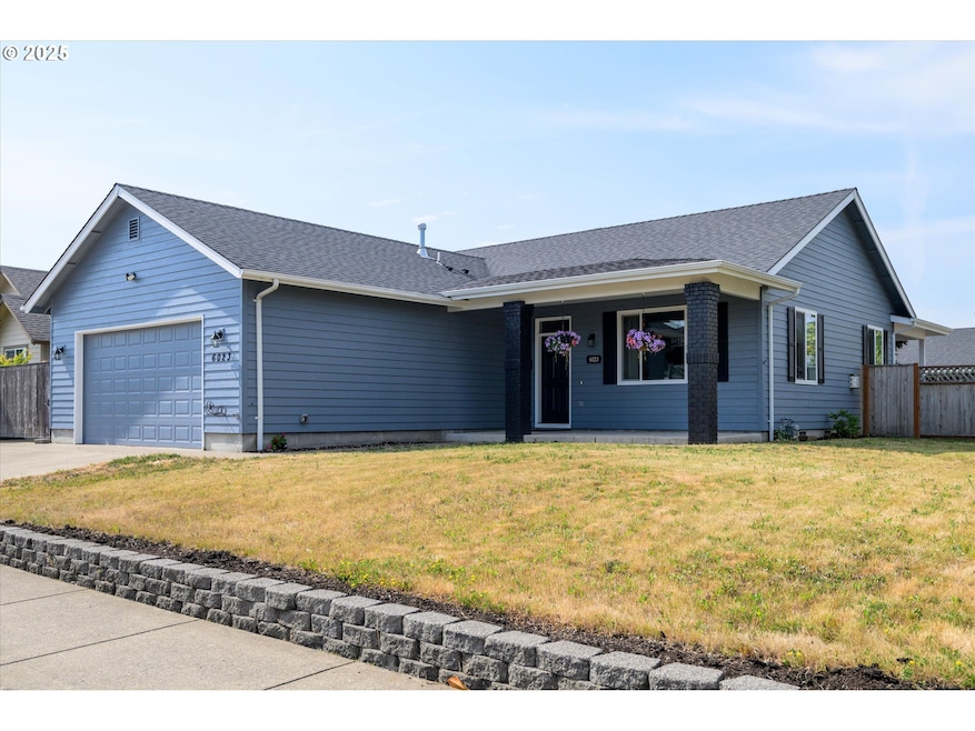 6023 Mondavi Ln, Eugene, OR 97402 - photo 1