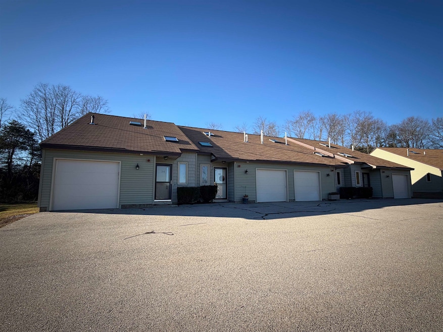 38 Tideview Dr, Dover, NH 03820 - photo 1